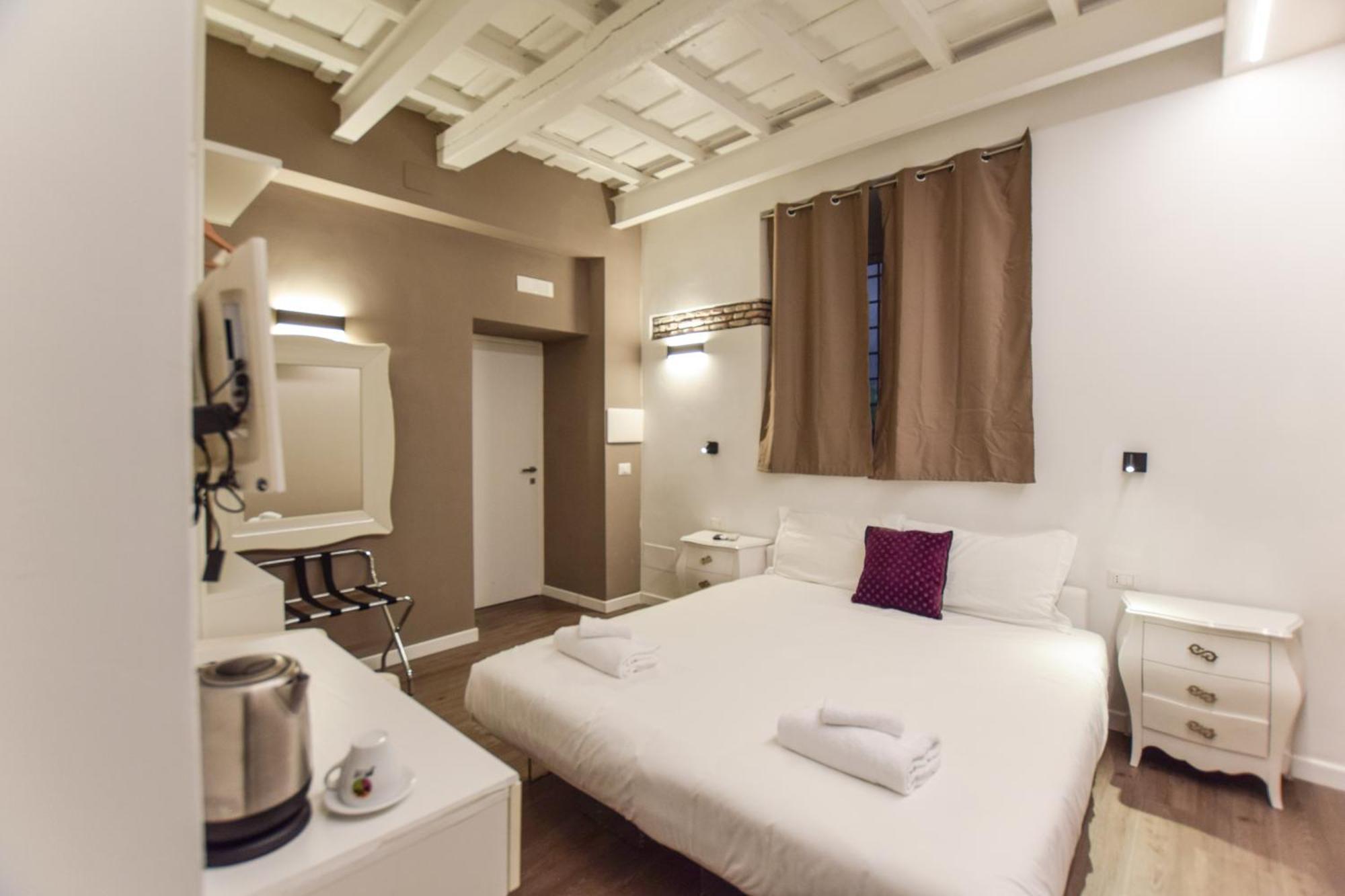Navona Secret Stay Guest House ローマ エクステリア 写真